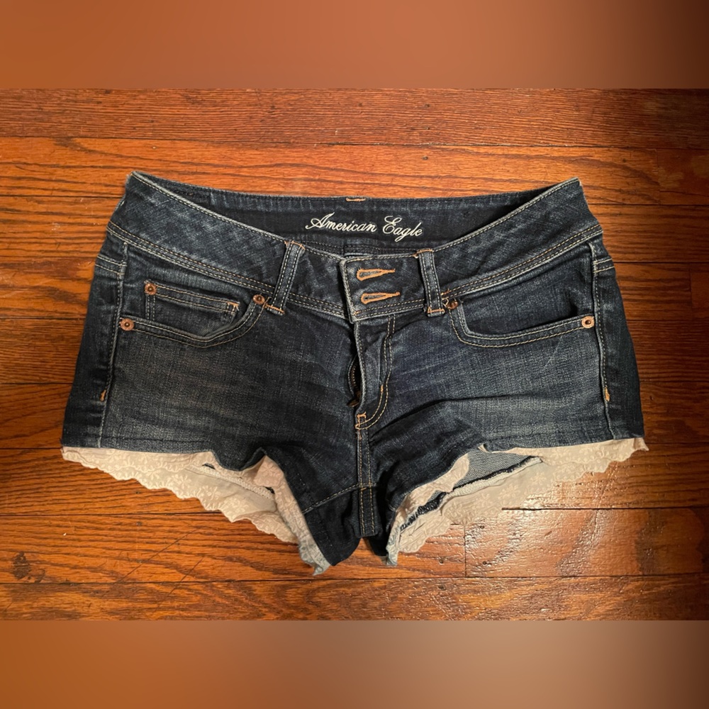 Vintage AE shorts with lace at the bottom